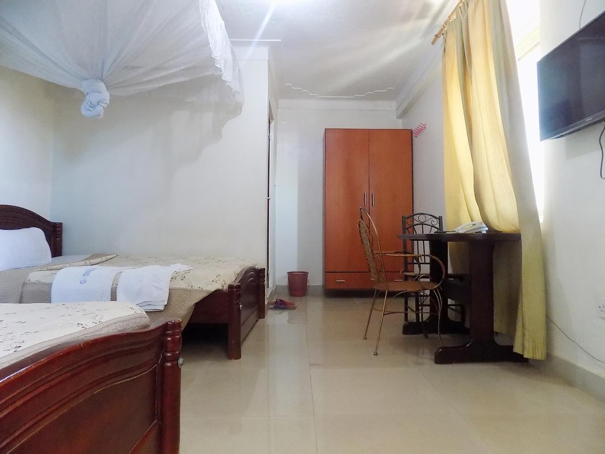 G-One Hotel Kampala Ngoại thất bức ảnh