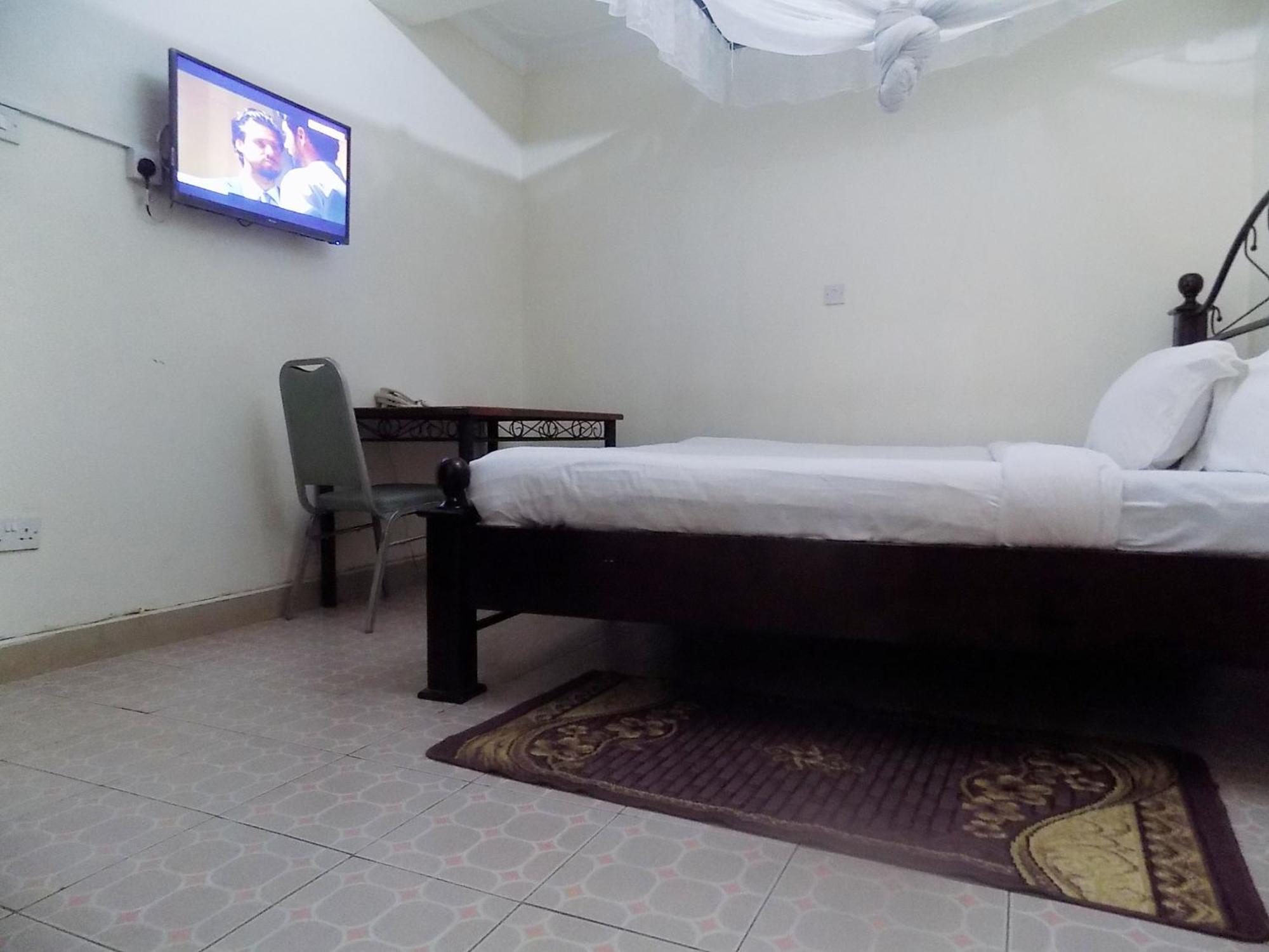 G-One Hotel Kampala Ngoại thất bức ảnh