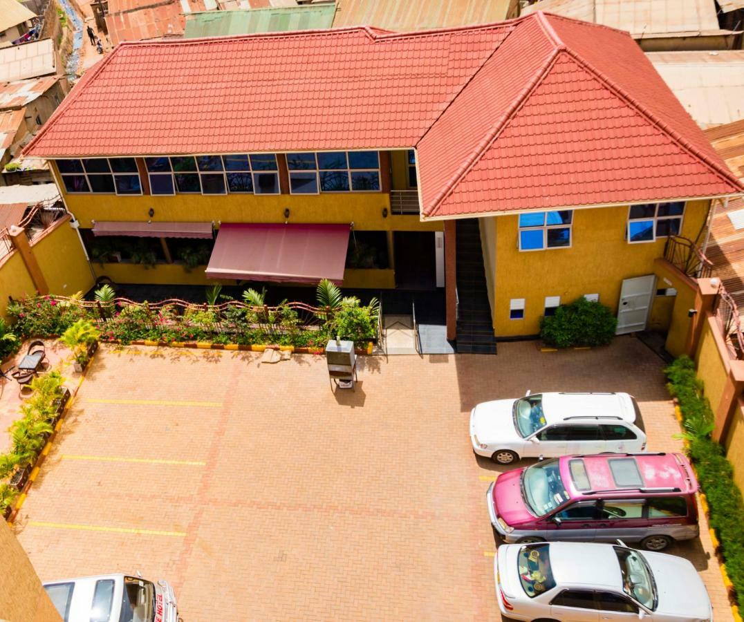 G-One Hotel Kampala Ngoại thất bức ảnh